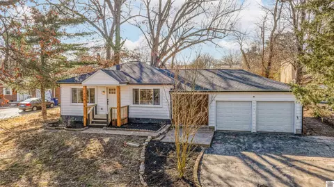 475 College Ave, Paducah, KY 42001