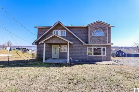 792 Cambridge Shores Dr, Gilbertsville, KY 42044