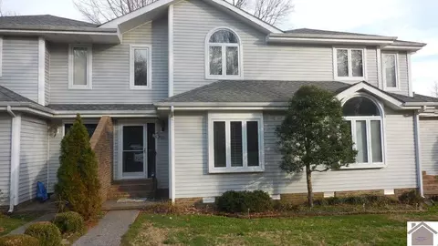 904 Stonebrook Ln, Paducah, KY 42003