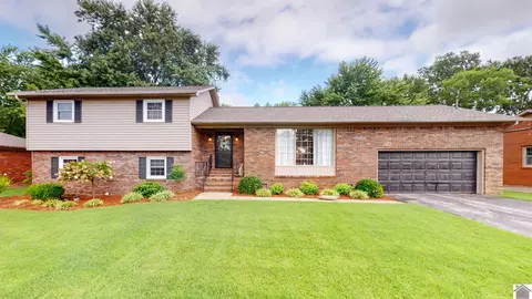1706 Melrose Dr, Murray, KY 42071