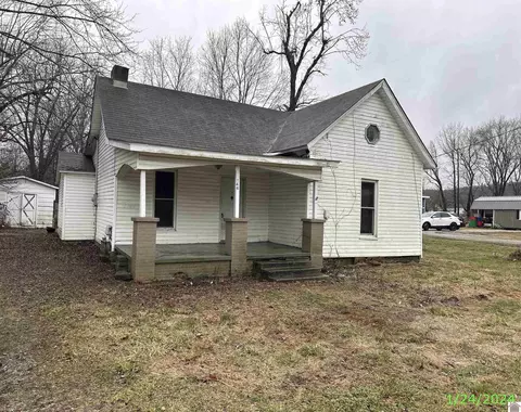 146 E Walnut St, Mortons Gap, KY 42440