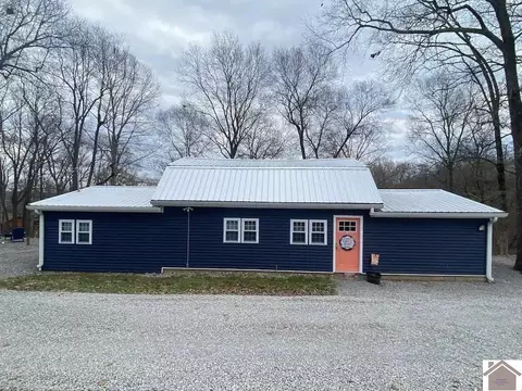 6 Kit Carson Ln, Benton, KY 42025