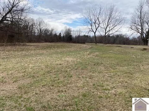 235 N Gum, Paducah, KY 42003