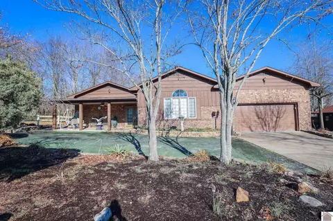 5761 Barton Cir, Paducah, KY 42003