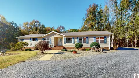 8064 W State Line Rd, Hazel, KY 42049