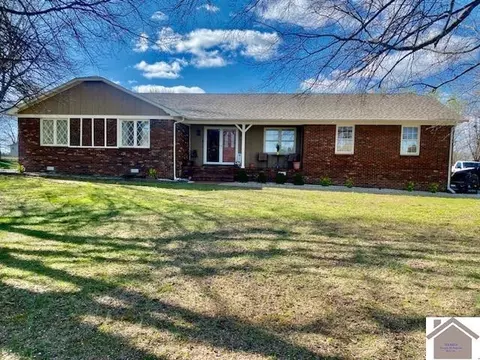 371 Perry St, Mayfield, KY 42066