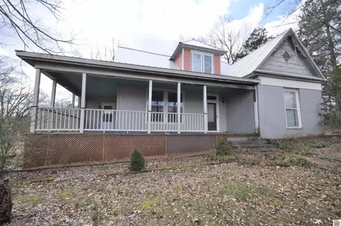 107 W 14th St, Benton, KY 42025