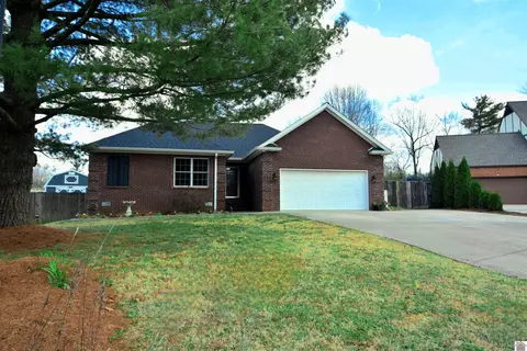 226 Canterbury Cv, Paducah, KY 42001