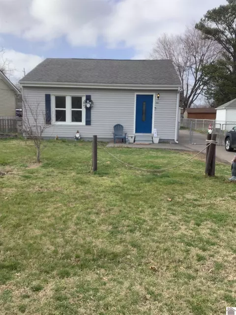 2907 Fairmont Dr, Paducah, KY 42001