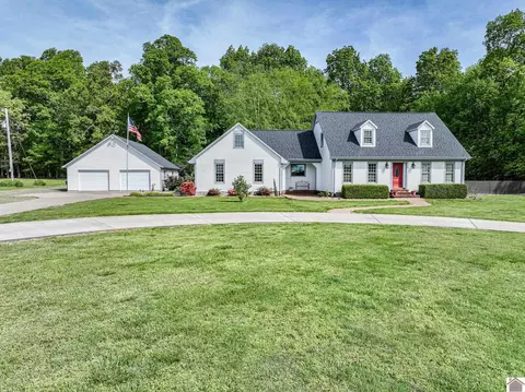 8835 Harris Rd, Paducah, KY 42001