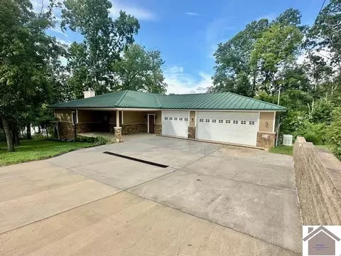 44 Sunset Dr, Gilbertsville, KY 42044