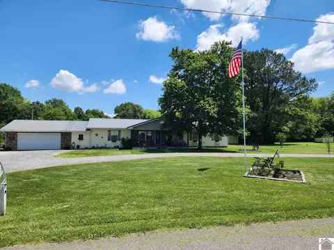 4860 Leonard Futrell Rd, Paducah, KY 42001