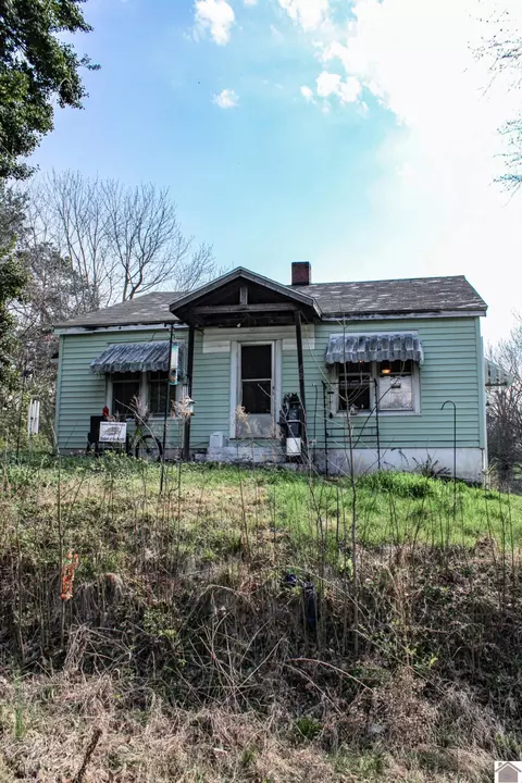 42 Middle St, Bardwell, KY 42023