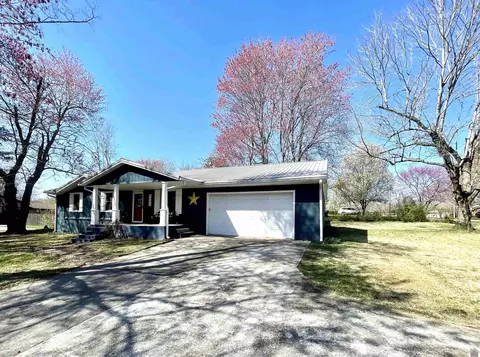 1498 Clayshire Dr, Murray, KY 42071