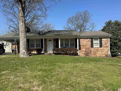 416 Construction Dr, Mayfield, KY 42066