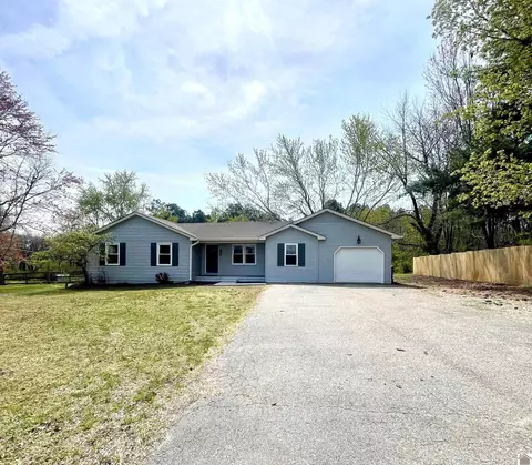 1645 Irvin Cobb Rd, Murray, KY 42071
