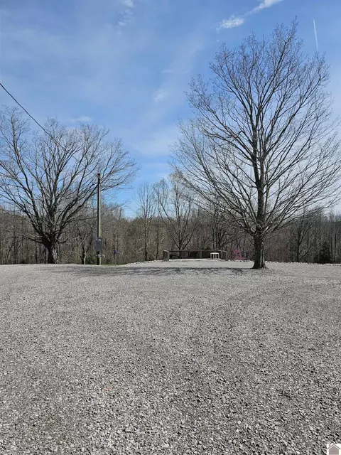 811 Cantrell Rd, Eddyville, KY 42038