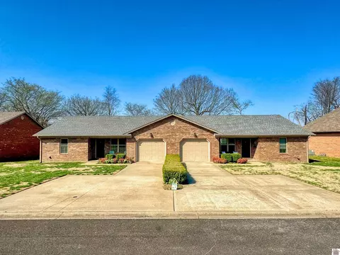 903 N 20th St, Murray, KY 42071