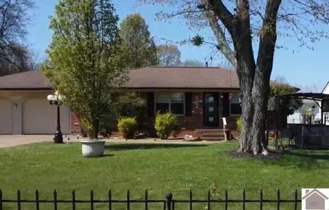 3209 Schneidman Rd, Paducah, KY 42003