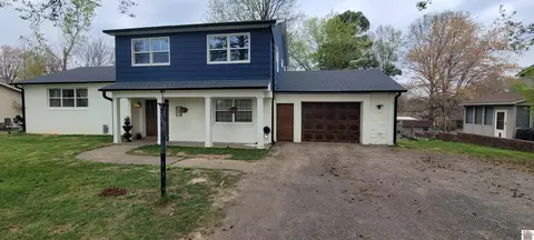 131 Canon Dr, Paducah, KY 42001