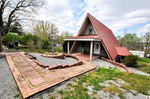 101 Farmers Ln, Cadiz, KY 42211