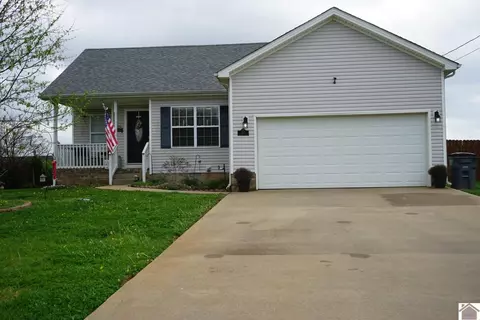 102 Fallow Ln, Oak Grove, KY 42262
