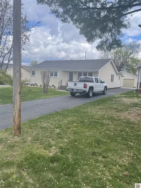 240 Mohawk Dr, Paducah, KY 42001