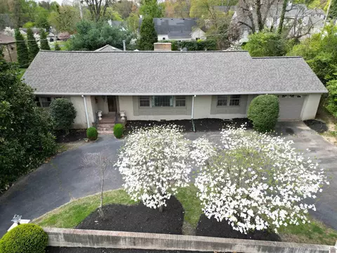 245 Cedar Ln, Paducah, KY 42001