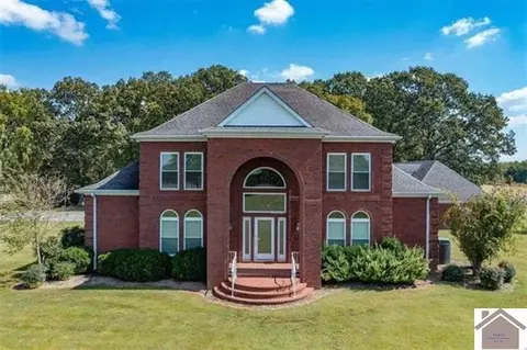 1366 Murray Paris Rd, Murray, KY 42071