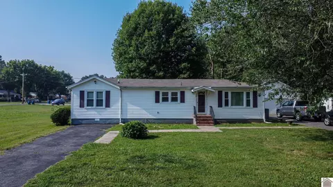 714 E St, Benton, KY 42025