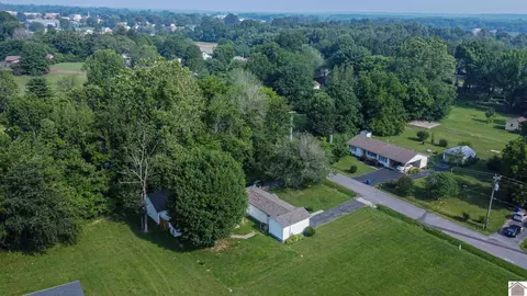 714 E St, Benton, KY 42025 photo 2