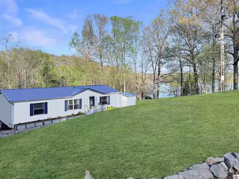 410 Shore Dr, Cadiz, KY 42211