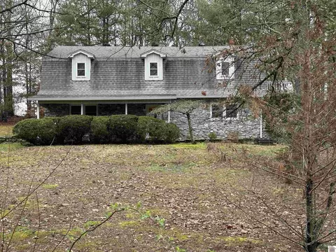894 Forest Dr, Benton, KY 42025