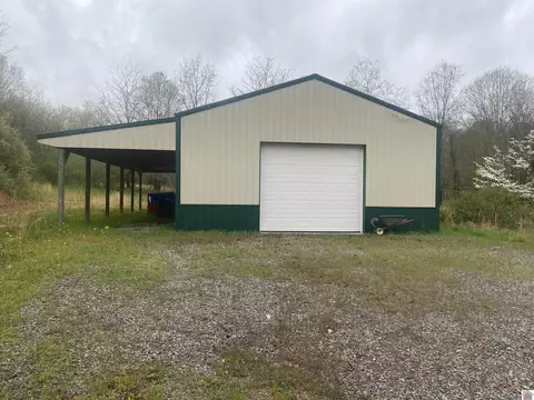 81 Cunningham Ln, Cadiz, KY 42211