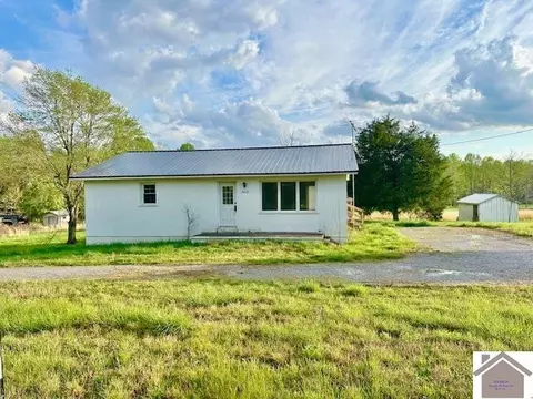2610 Wadesboro Rd, Benton, KY 42025
