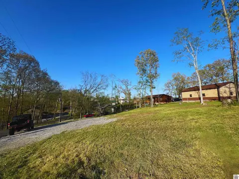 60 Hancock Dr, Gilbertsville, KY 42044