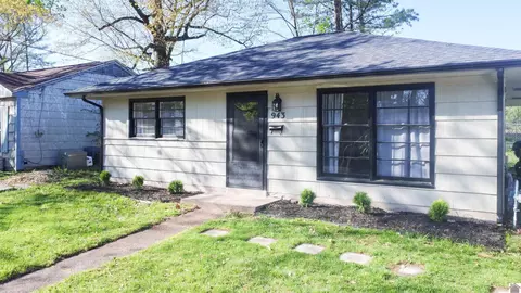 943 River Oaks Blvd, Paducah, KY 42001