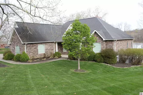 800 Breckinridge Pt, Cadiz, KY 42211