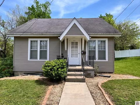 411 6th St, Murray, KY 42071