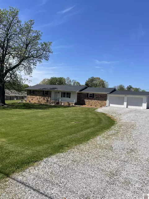 2075 Holt Rd, Paducah, KY 42001