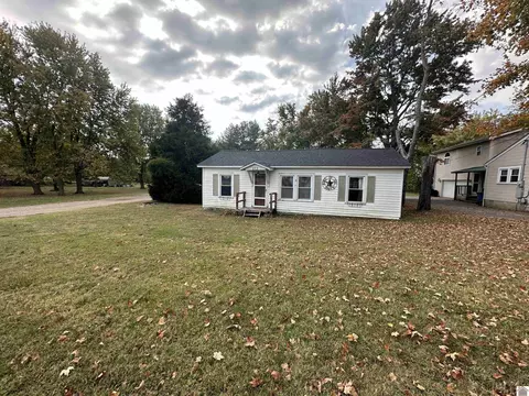 573 Kentucky Ave, Kevil, KY 42053