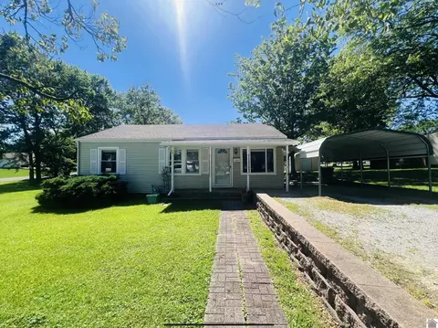 207 Albany Dr, Paducah, KY 42003