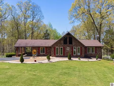 920 Paradise Rd, Grand Rivers, KY 42045