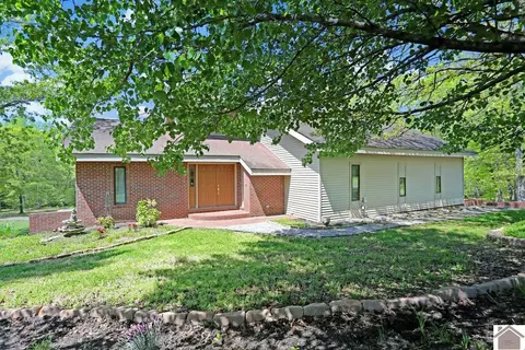 33 Buttercup Dr, New Concord, KY 42076