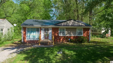 742 Levin Ave, Paducah, KY 42003