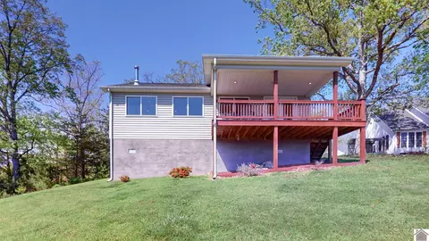 507 Lakeshore Dr, New Concord, KY 42076