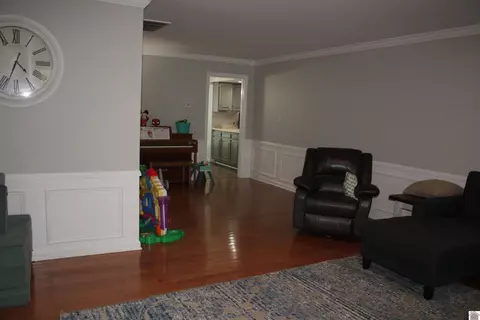 204 Erwin Dr, Mayfield, KY 42066 photo 4