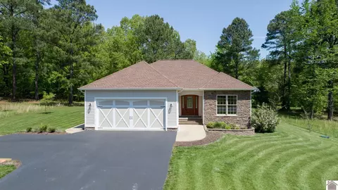 35 Pine View Dr, Benton, KY 42025
