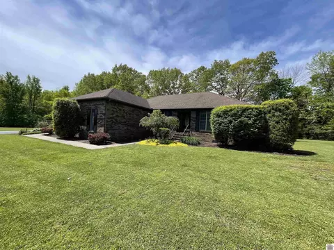 161 Maplewood Cir, Murray, KY 42071