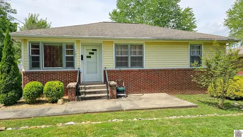 105 N 17th St, Murray, KY 42071
